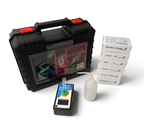 Koffer mit Photometer und Tests
