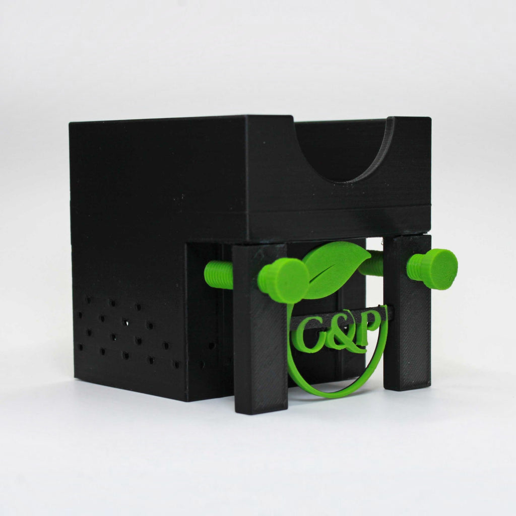 C&P Aquaplants Siebbella Einfüllhilfe aus schwarzem PLA mit grünen Schrauben für Aquarien bis 20mm Glasstärke