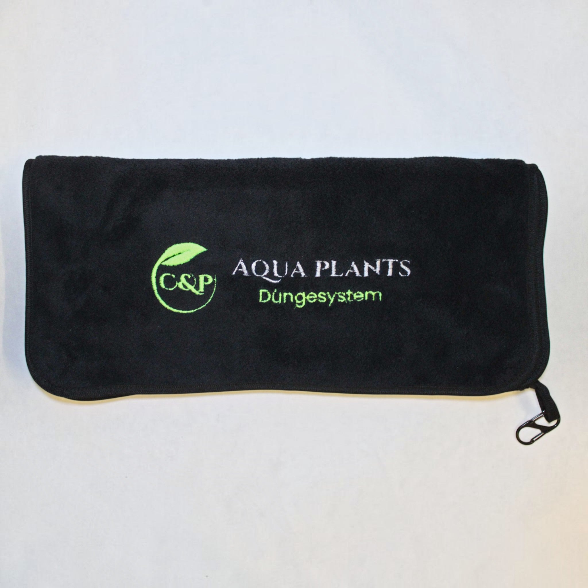 Schwarzes C&P Aquaplants Mikrofasertuch mit Logo-Stickerei, Saum und praktischem Karabinerhaken
